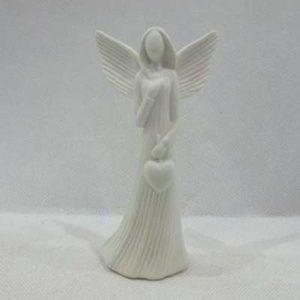Anděl dívka se srdcem keramika bílá 14,3cm