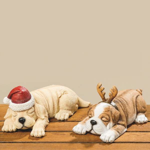 Pes spící polyresinový s vánoční čepicí nebo parohy 24cm