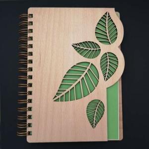 Zápisník A5 dekor listy dřevo přírodní 22cm